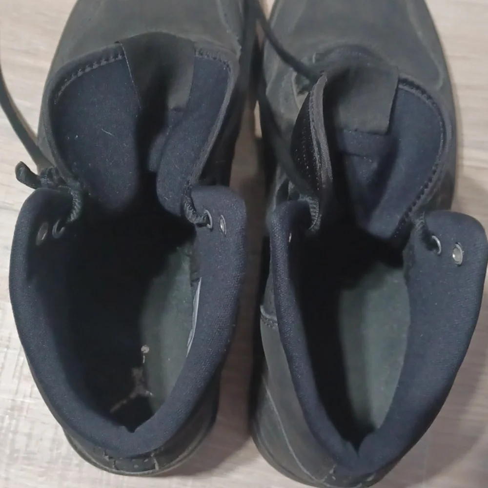 AIR JORDAN EXECUTIVE black sneakers.  Black mid top gym shoes.  Athleisure Urban